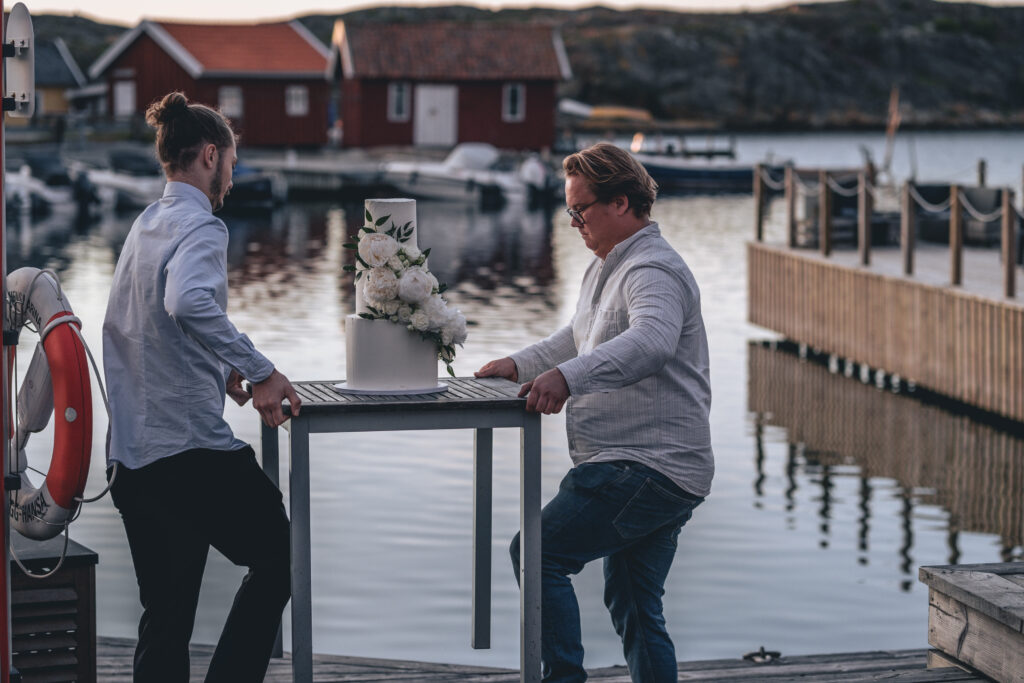 Bröllopstårtan flyttas